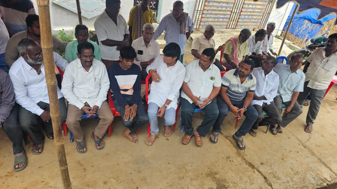 రాజబాబు కుటుంబ సభ్యులను పరామర్శించిన జిల్లా బిజెపి నేతలు