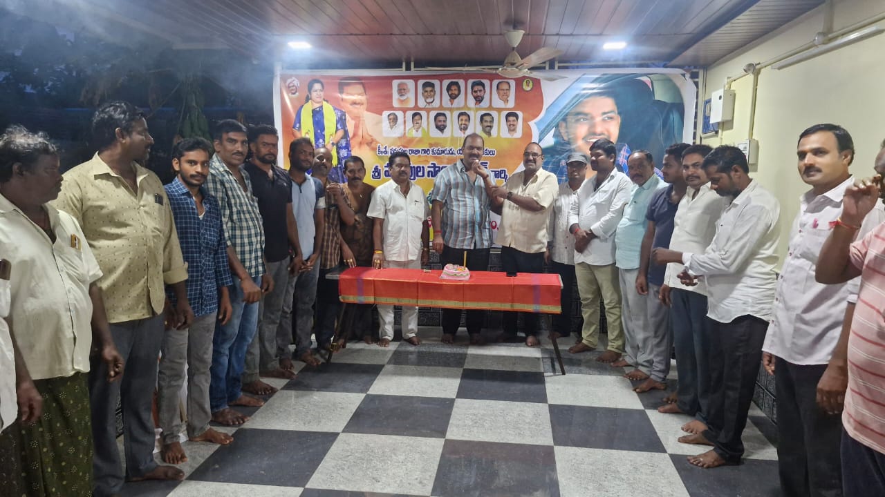 వెన్న శివ ఆధ్వర్యంలో  వరుపుల సాయి తర్సిత్ పుట్టినరోజు వేడుకలు…