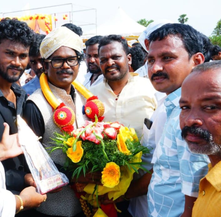 పాలసముద్రం తాళ్లూరి శివా ను అభినందించిన ఎమ్మెల్యే డాక్టర్ థామస్