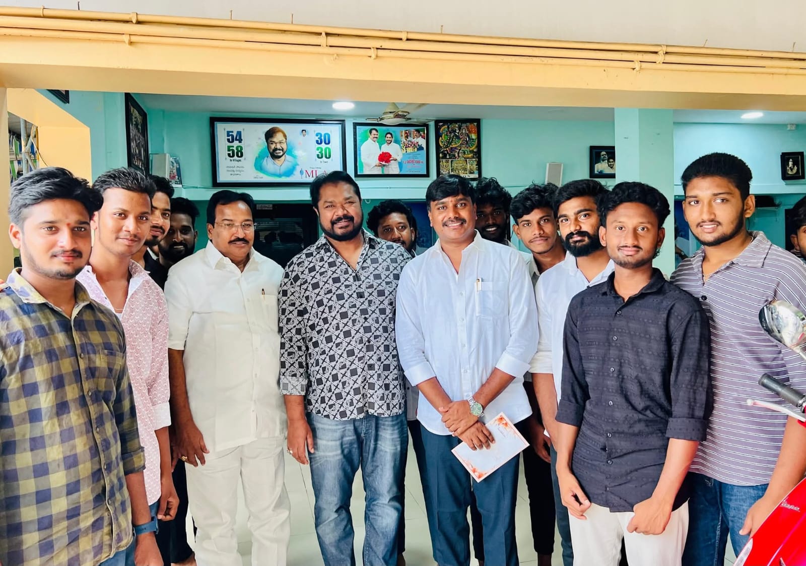 దాడిశెట్టి రాజా ను కలిసిన ముద్రగడ…