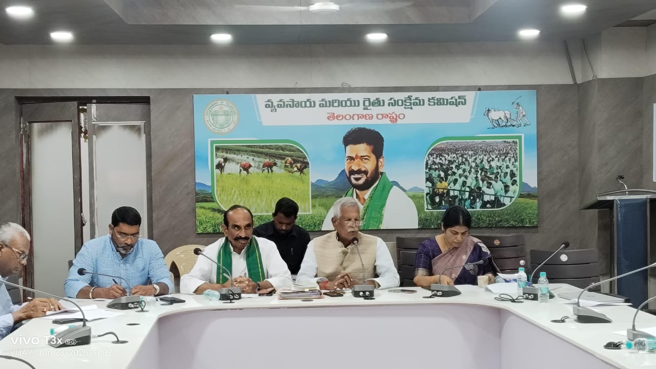 నకిలీ పత్తి విత్తనాల సమస్య పైన తెలంగాణ వ్యవసాయ &రైతు సంక్షేమ శాఖ ఆధ్వర్యంలో సమావేశం ఏర్పాటు – పాల్గొన్న ఎఐసిసి కార్యదర్శి అలంపూర్ మాజీ ఎమ్మెల్యే డాక్టర్ ఎస్ ఎ సంపత్ కుమార్