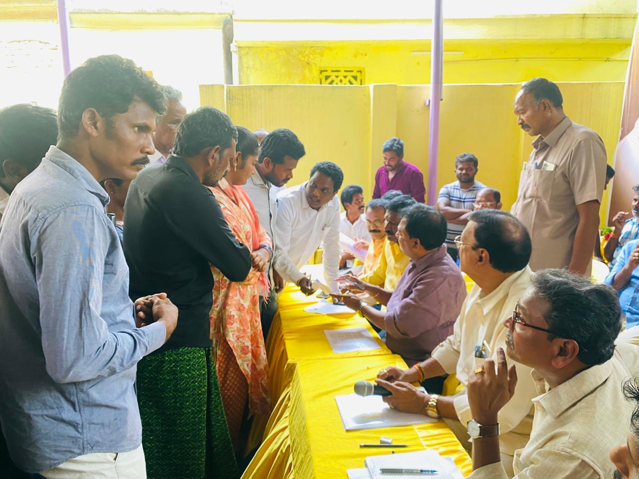 ఎమ్మెల్యేకి వినతుల వెల్లువ