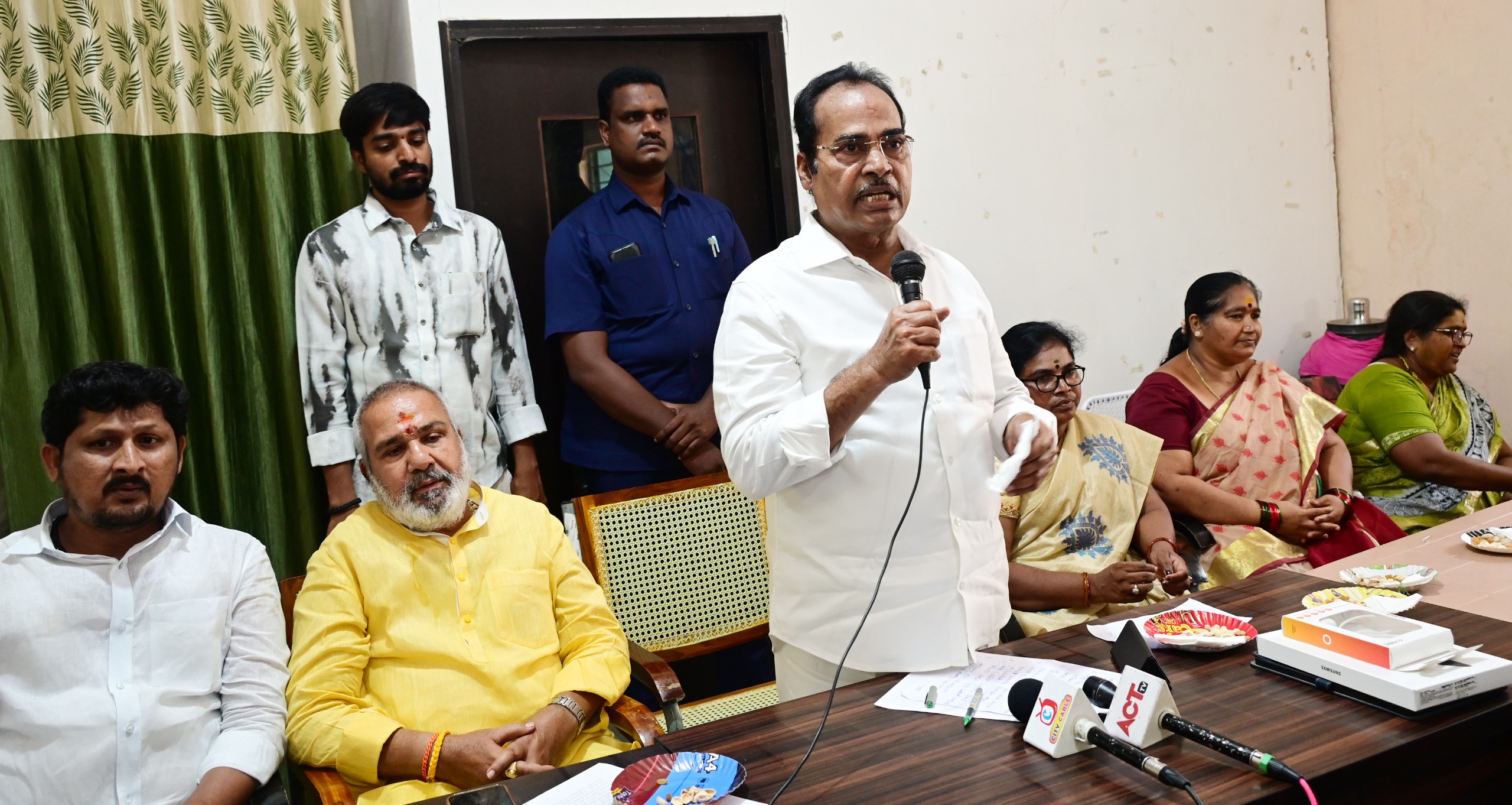 మ‌హిళా సాధికారితే ఎన్డీఏ కూట‌మి ప్ర‌భుత్వం ల‌క్ష్యంః ఎమ్మెల్యే ఆర‌ణి శ్రీనివాసులు