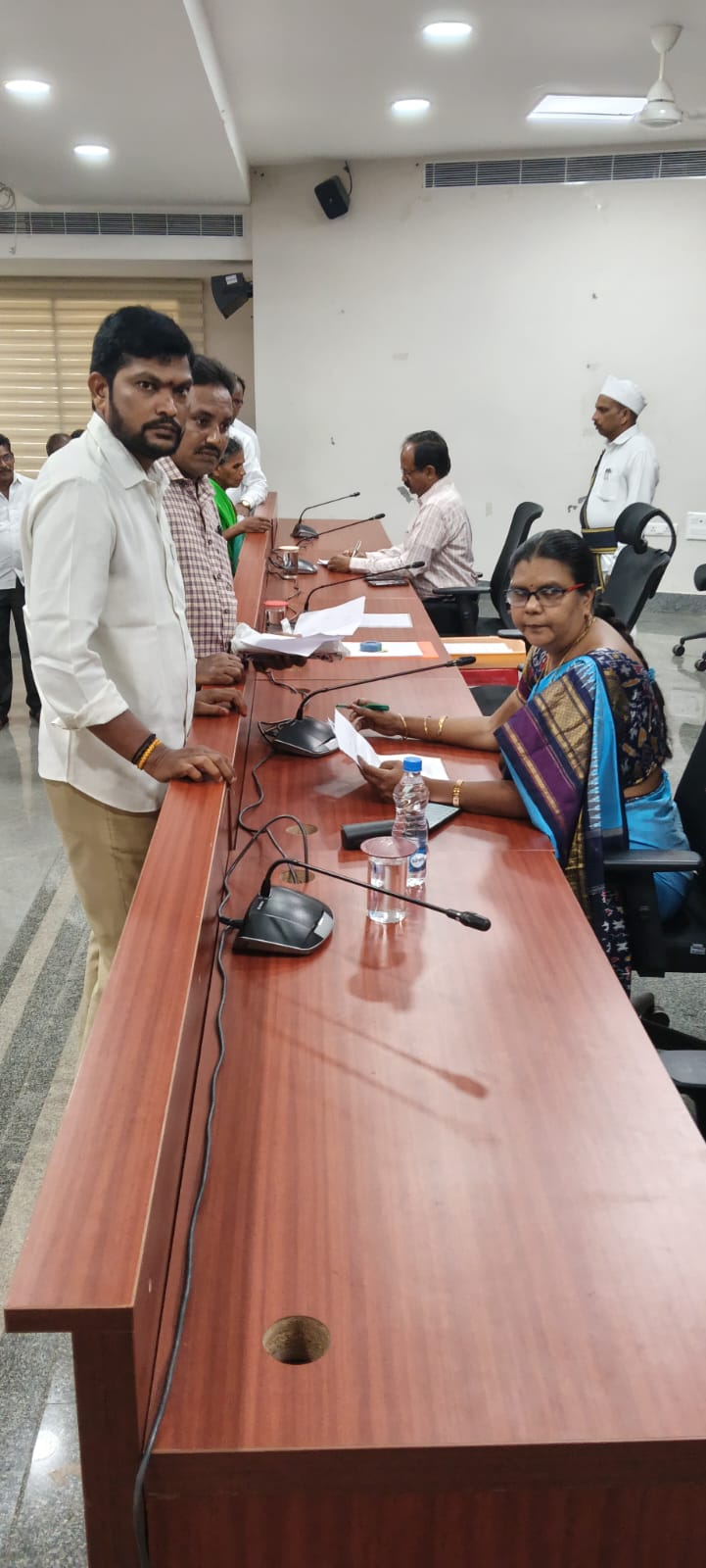 మున్సిపాలిటీలో అక్రమ నిర్మాణాలను అడ్డుకోవాలి, సమస్యలను పరిష్కరించాలి – ప్రజావాణిలో ఫిర్యాదు చేసిన సామాజిక కార్యకర్త, న్యాయవాది కర్నె