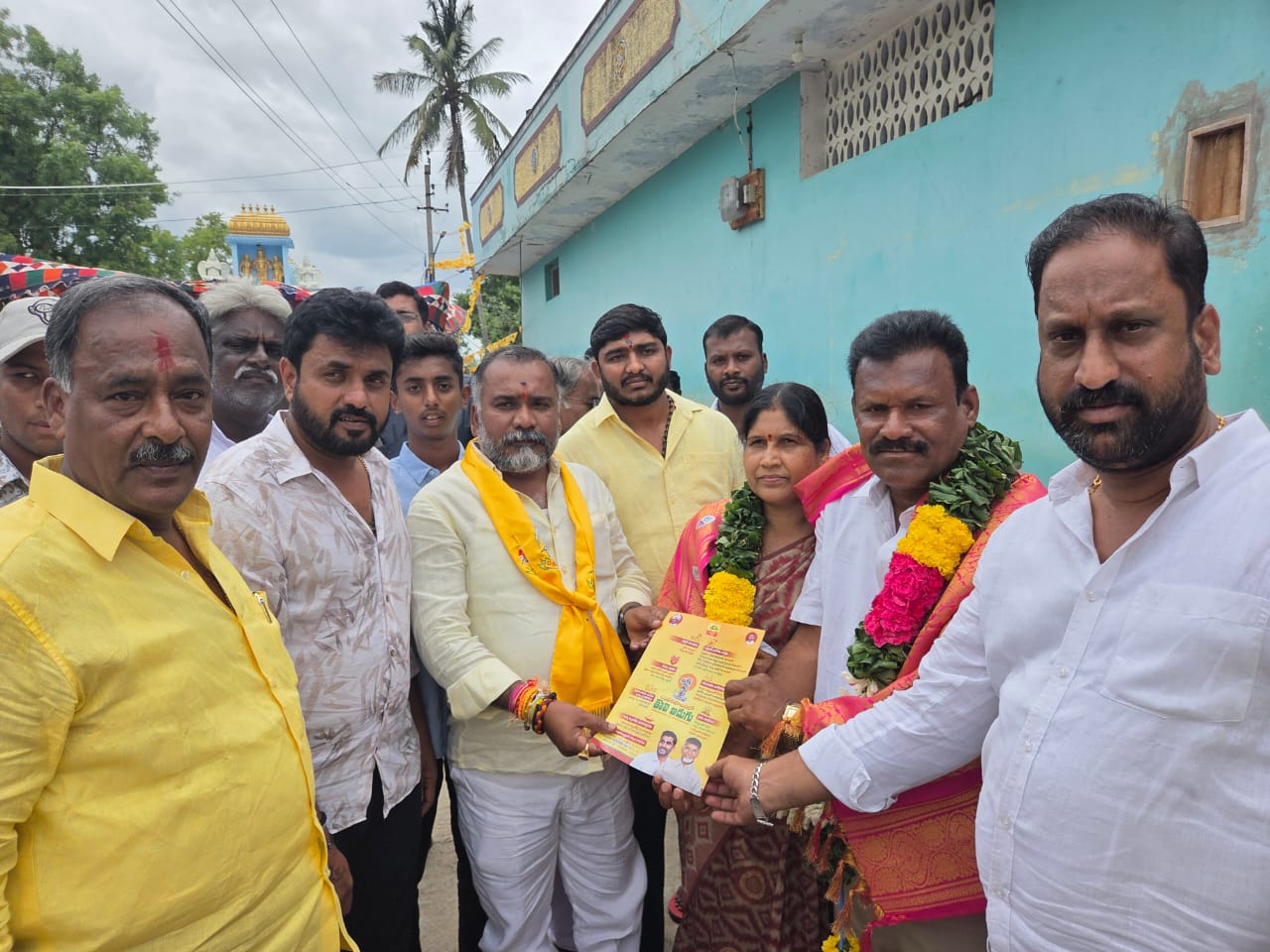 ఉత్సాహభరితంగా తెల్లగుండ్లపల్లె గ్రామంలో సుపరిపాలనతో తొలి అడుగు కార్యక్రమం..