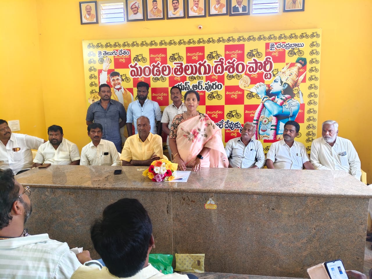 పార్టీ బలోపేతానికి ప్రతి ఒక్కరు కృషి చేయాలి.. చుడా చైర్మన్ కటారి హేమలత