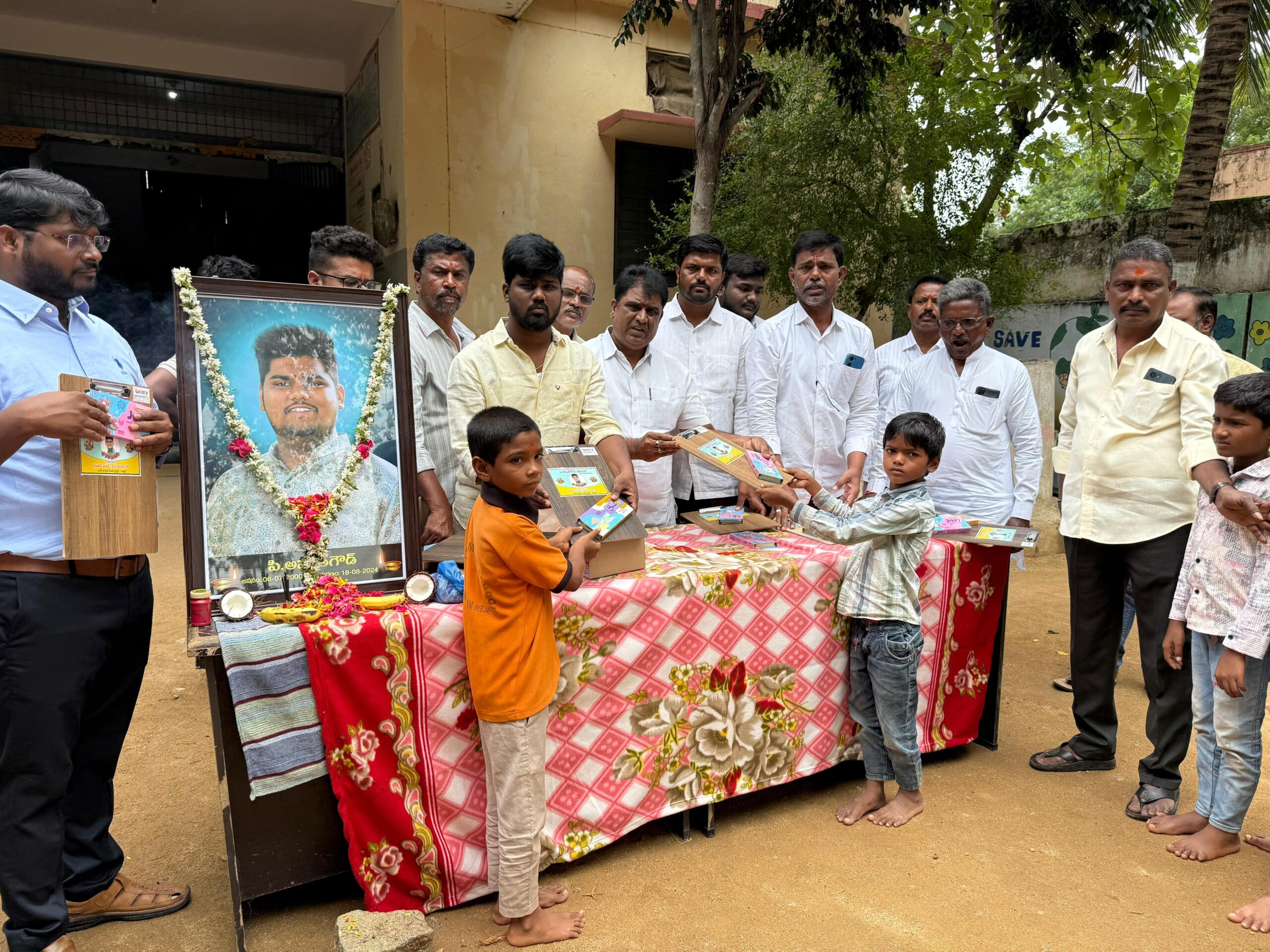 విద్యార్థుల మధ్య అమృత్ జయంతి వేడుకలు.
