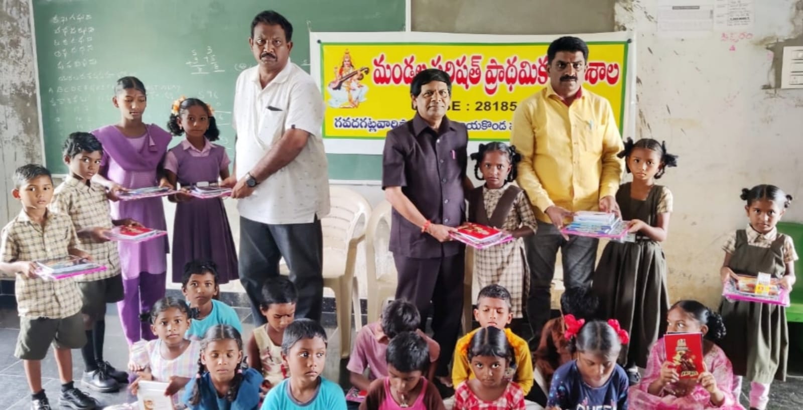 విద్యార్థులలో దేశభక్తిని పెంపొందించాలి.