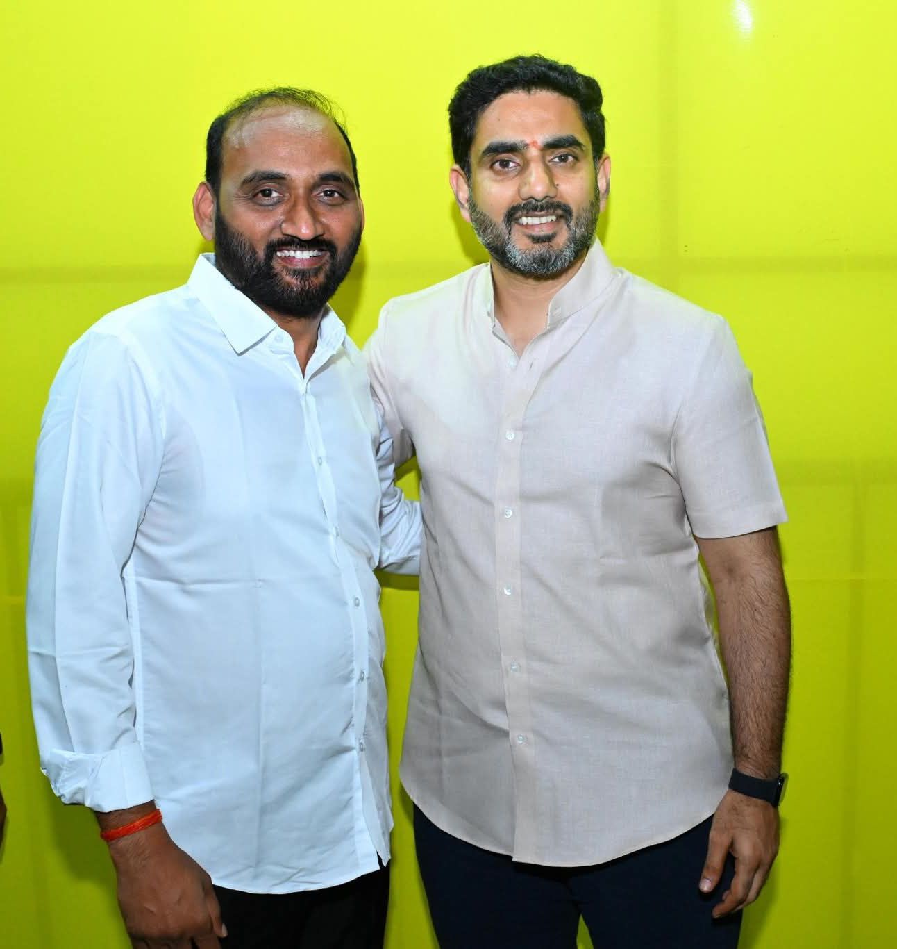 అనిల్ గార్డెన్స్ లో మంత్రి శ్రీ నారా లోకేష్ గారిని మర్యాదపూర్వకంగా కలిసిన ఎమ్మెల్యే శ్రీ కాకర్ల సురేష్ ..!