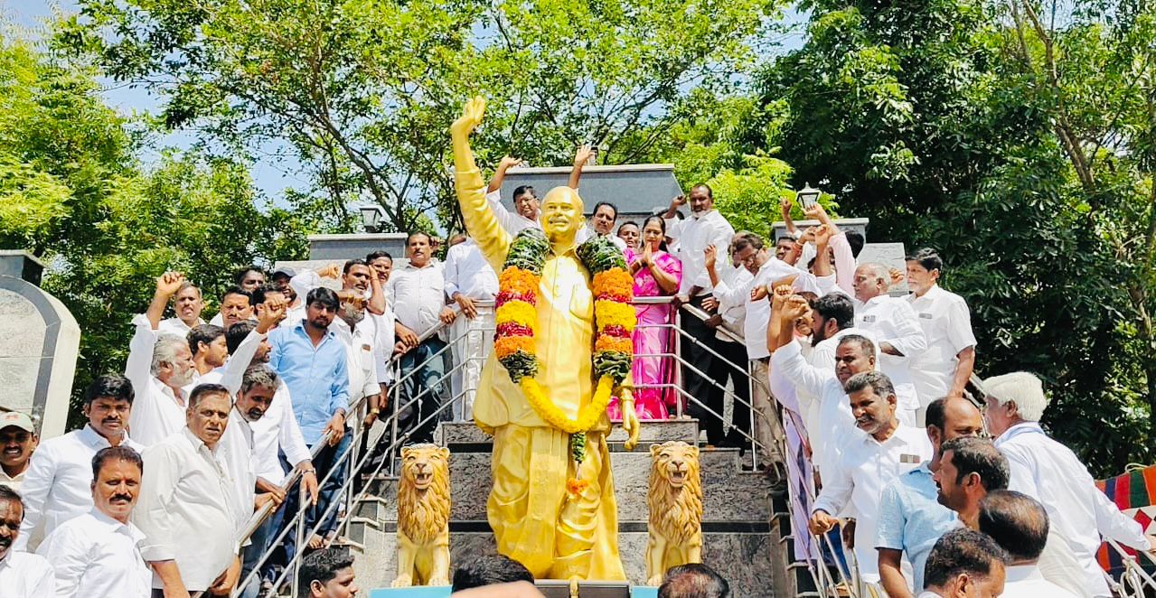 ఫీజురీయింబర్స్‌మెంట్, ఆరోగ్యశ్రీతో పేదల జీవితాల్లో వెలుగు – మాజీ ఉప ముఖ్యమంత్రి నారాయణ స్వామి , జీడి నెల్లూరు ఇన్చార్జి కృపా లక్ష్మి