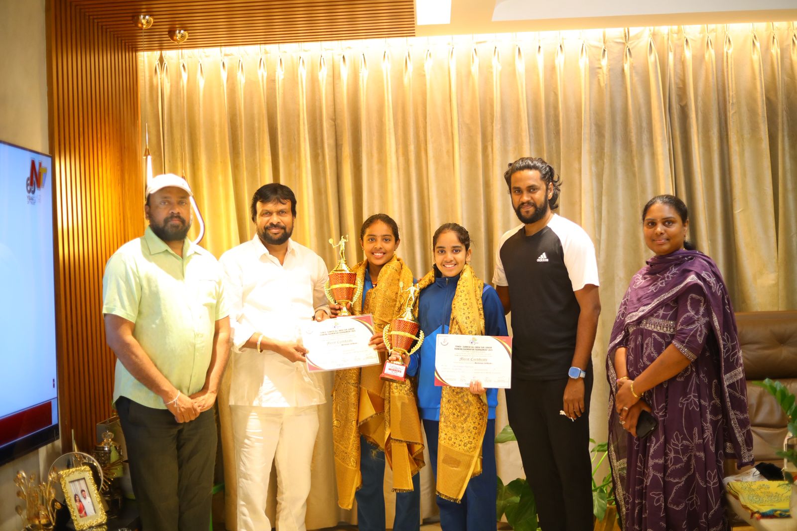 *క్రీడాకారులకు ఆర్థిక సహాయం అందజేసిన ఉప్పల