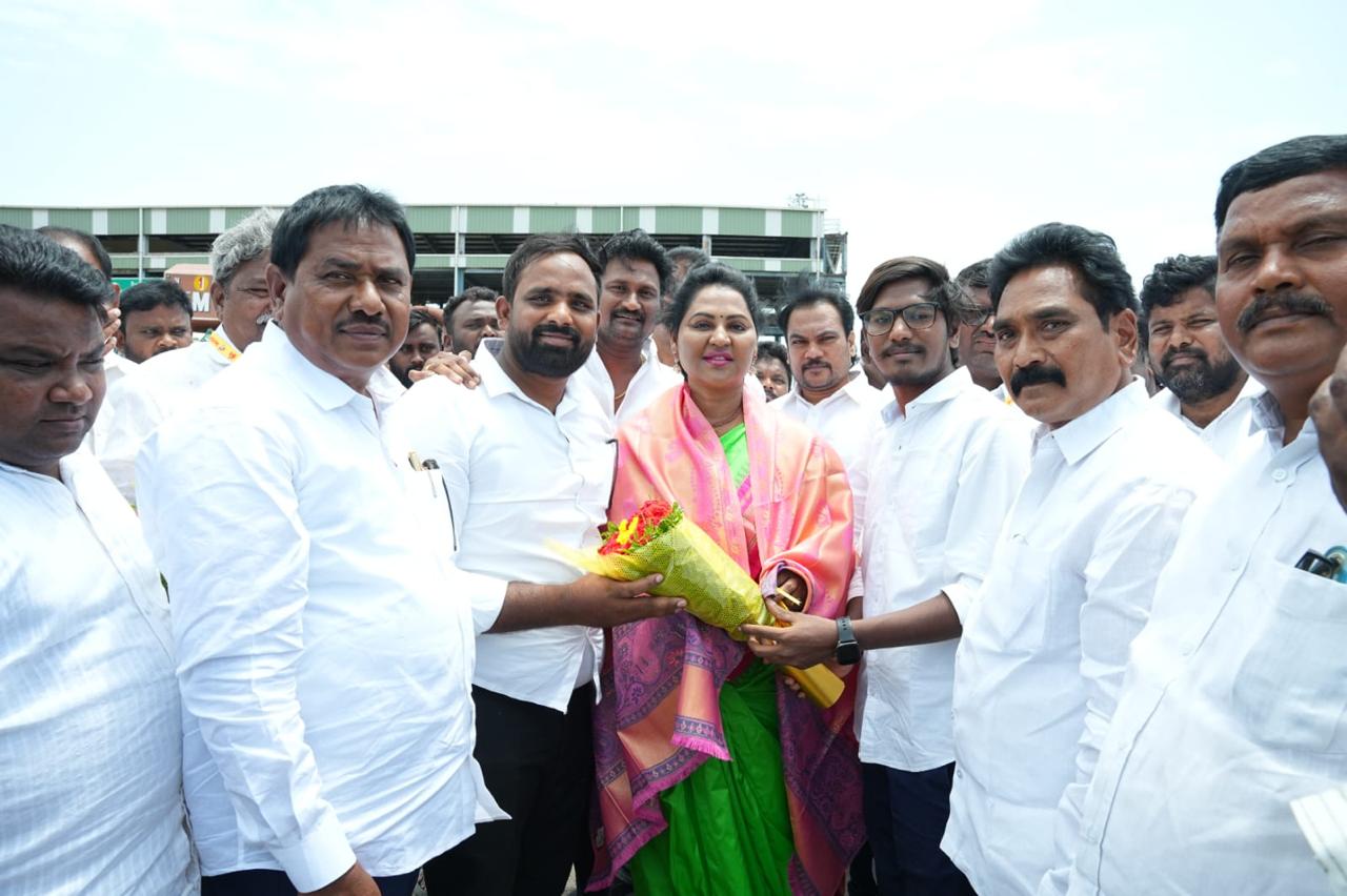 మాదిగ కార్పొరేషన్ చైర్ పర్సన్ కు ఘన స్వాగతం పలికిన ఉదయగిరి నియోజకవర్గం టీడీపీ ఎస్సీ సెల్ నాయకులు..!!
