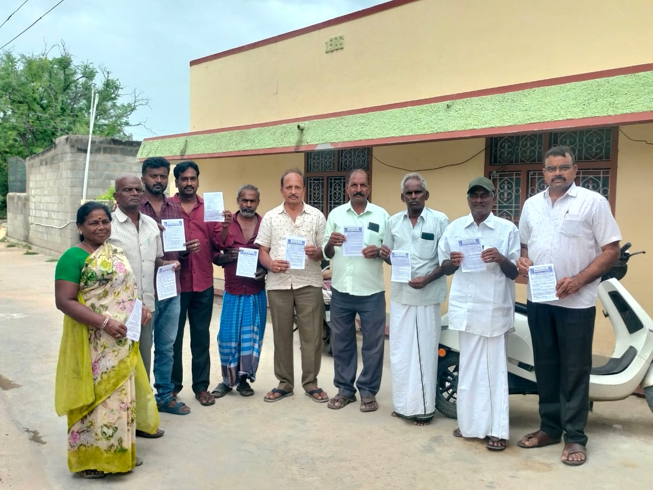 మామిడి రైతుకు ₹260 కోట్లు విడుదల పట్ల హర్షంసత్వరం రైతుల అకౌంట్లో డబ్బులు జమ చేయాలిగుజ్జు ఫ్యాక్టరీలు, రాంపులు బకాయలు చెల్లించాలిఏపీ రైతు సంఘం, మామిడి సంక్షేమ సంఘం విజ్ఞప్తి..