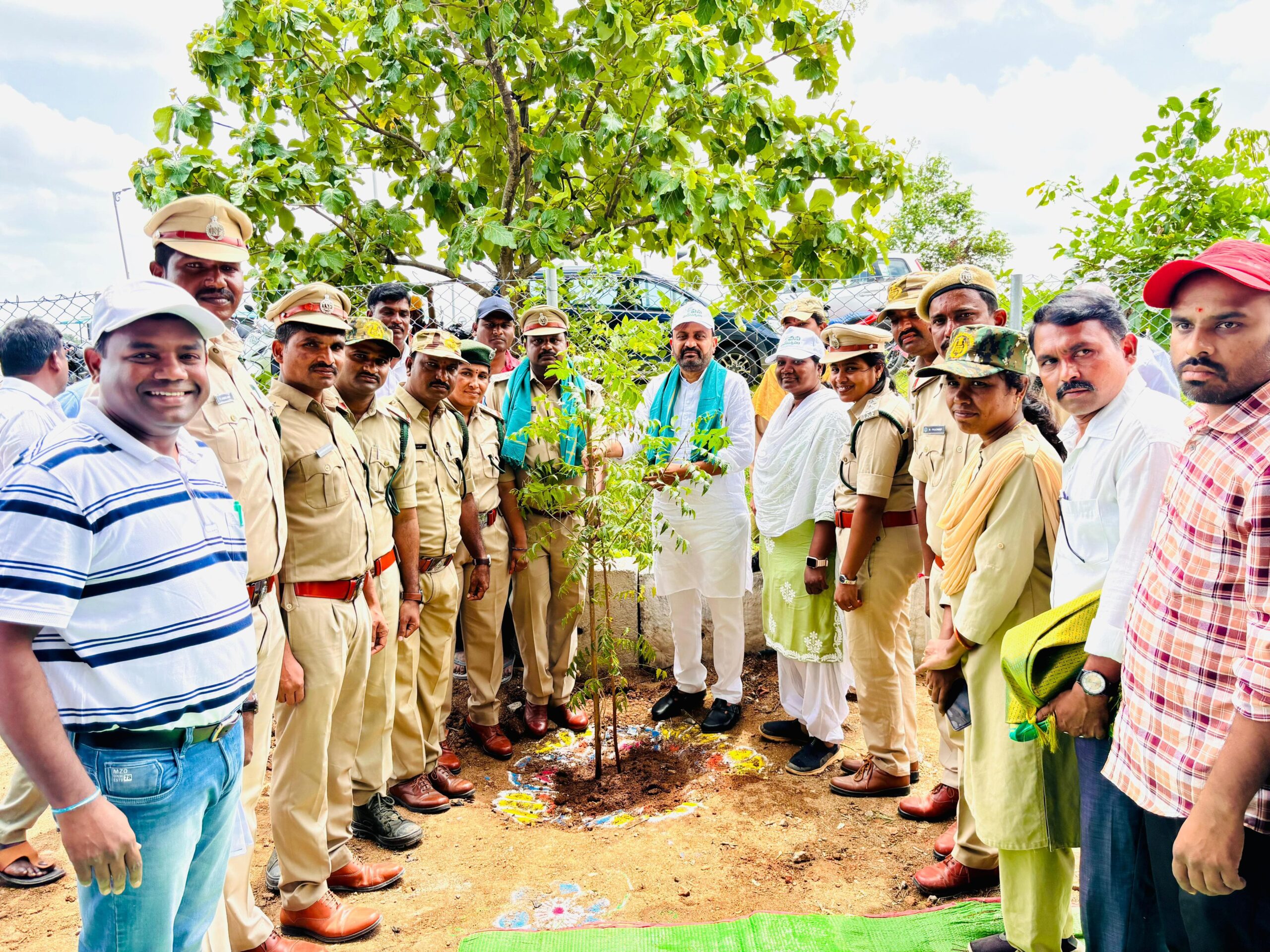 మానవ మనుగడకు చెట్లే ఆధారం.ఎమ్మెల్యే తోట