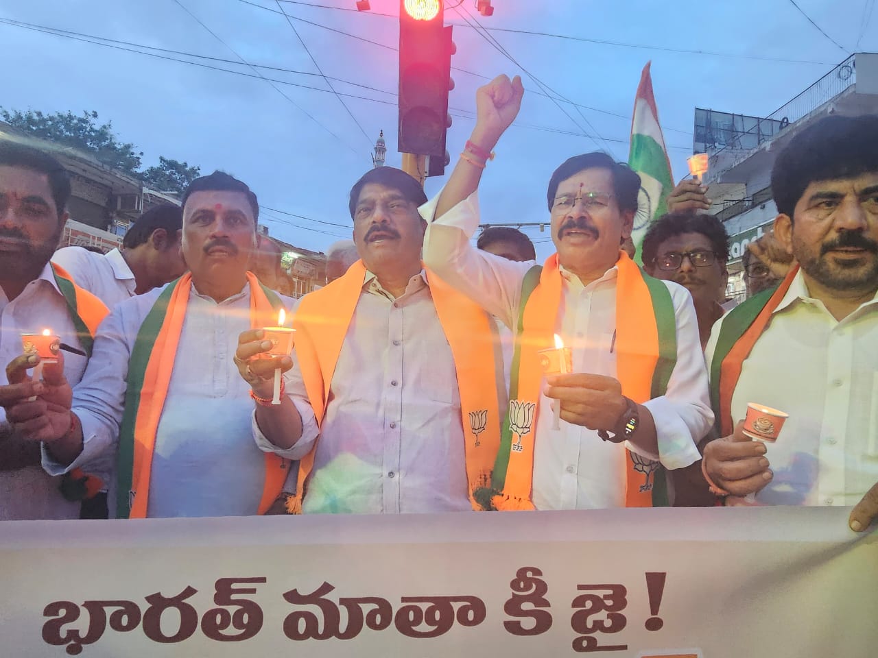 కార్గిల్ వీరులకు అనంతపురంలో ఘన నివాళి – బీజేపీ నేతల కందరొచ్చిన కౌగిలి