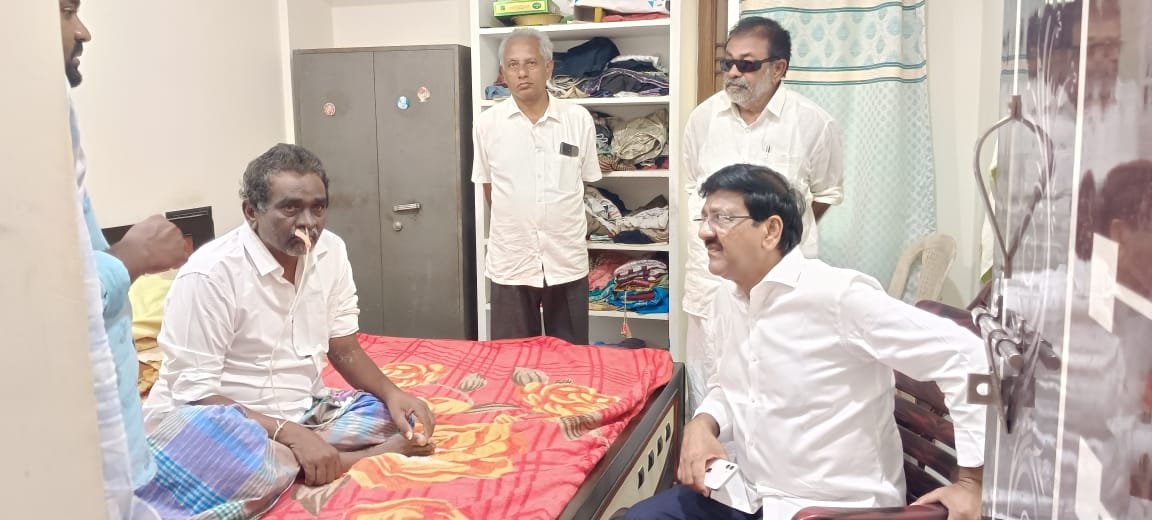 మాజీ సాగునీటి సంఘ అధ్యక్షుడిని పరామర్శించిన తెలుగుదేశం పార్టీ జాతీయ ఉపాధ్యక్షులు బొల్లినేని వెంకట రామారావు..!!