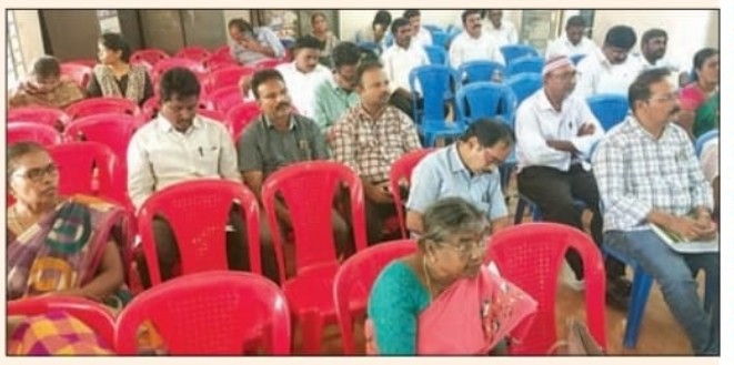 మండల సమావేశాలకు సభ్యులు రారు,, అధికారులు లేరు ??