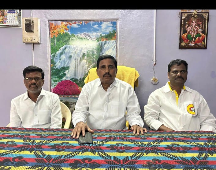 మామిడి రైతులపై మాట్లాడే హక్కు వైసీపీకి లేదు – టిడిపి జిల్లా నాయకులు
