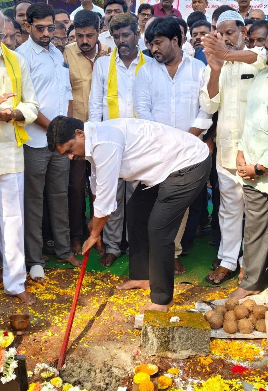 సోమవారం ఉరవకొండ లోమంత్రి పర్యటన