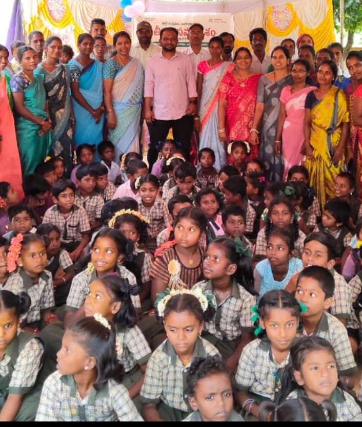 పిల్లల బంగారు భవిష్యత్తు గా తీర్చిదిద్దే బాధ్యత ఉపాధ్యాయులు తల్లిదండ్రులదే… ప్రధానోపాధ్యాయులు హిమాచలపతి