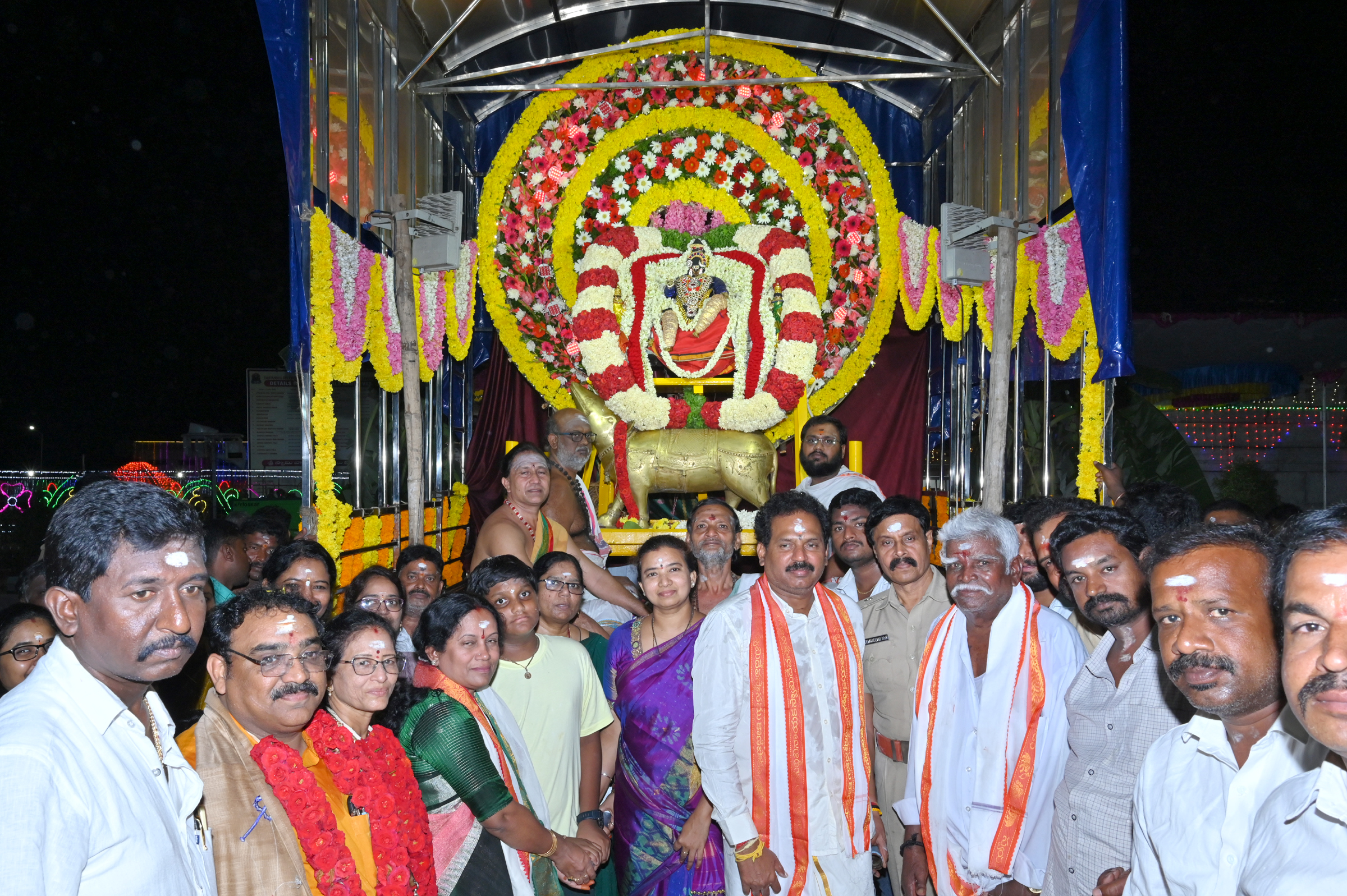 మూషిక వాహనంపై విహరించిన దేవదేవుడు