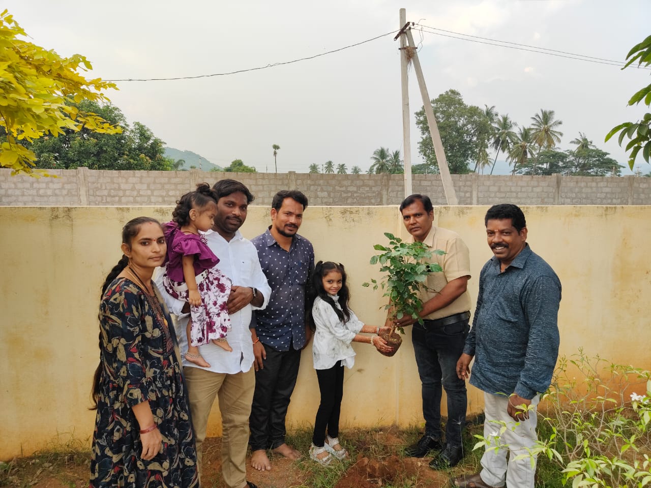 ప్రతీ వ్యక్తి పుట్టిన రోజున ఒక మొక్క నాటాలి
