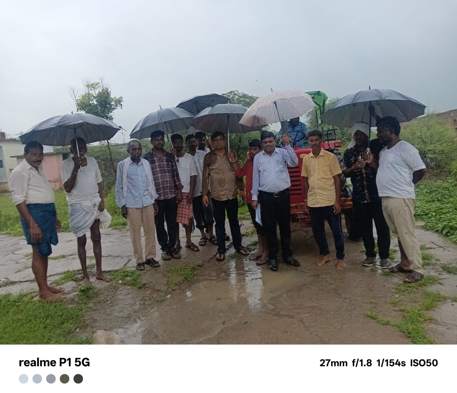 సరుకులు ముందే తీసుకెళ్లండి.. వాడి గ్రామస్థులకు అధికారుల సూచన