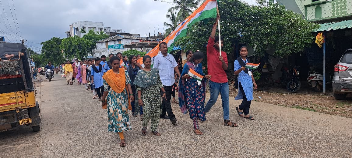 ఏలేశ్వరం ప్రభుత్వ డిగ్రీ విధ్యార్దిని విధ్యార్ధులు హర్ ఘర్ తిరంగా ర్యాలీ