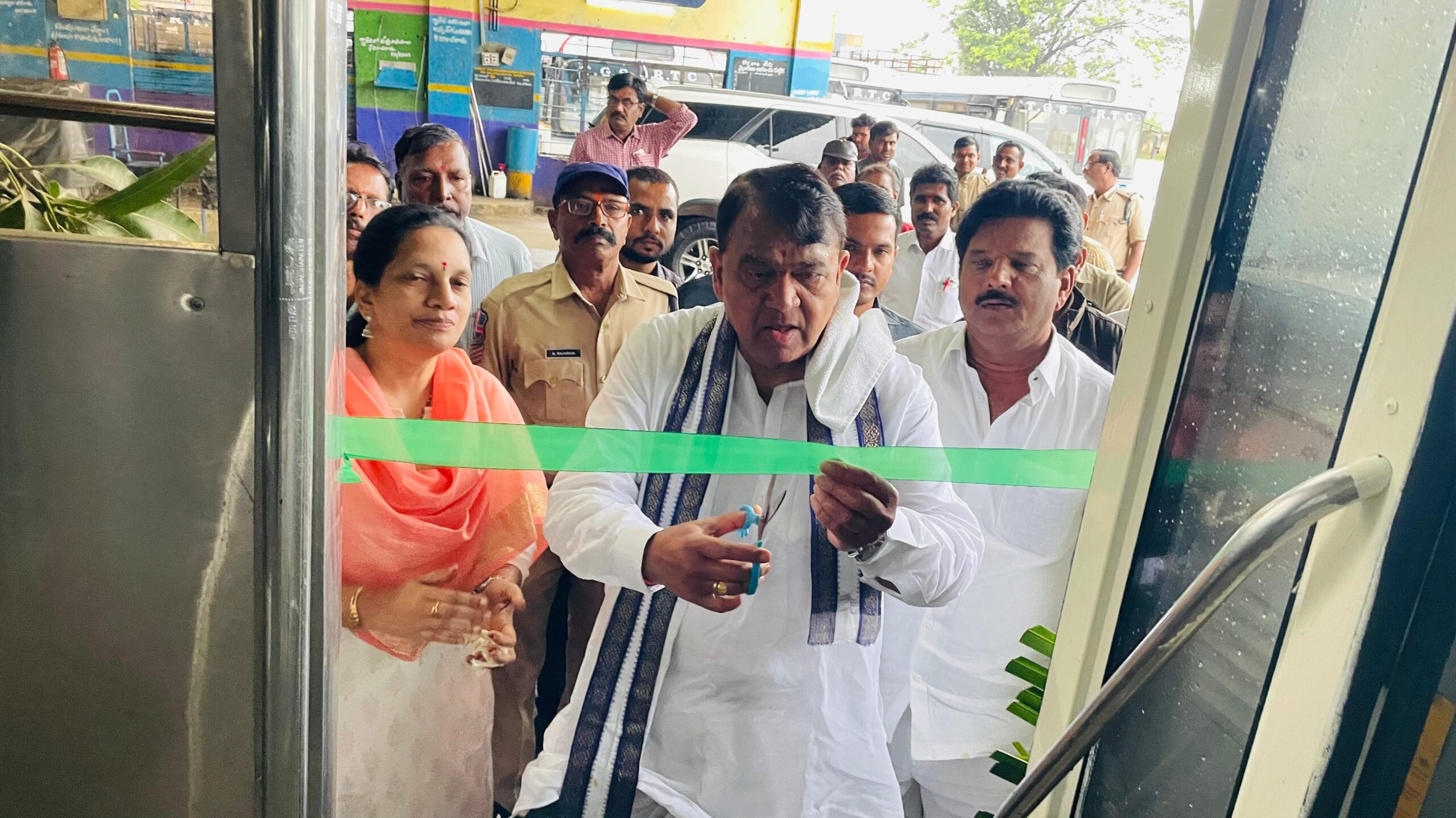 ప్రజల సౌకర్యార్థం కొత్త బస్సు సర్వీసులు ప్రారంభం