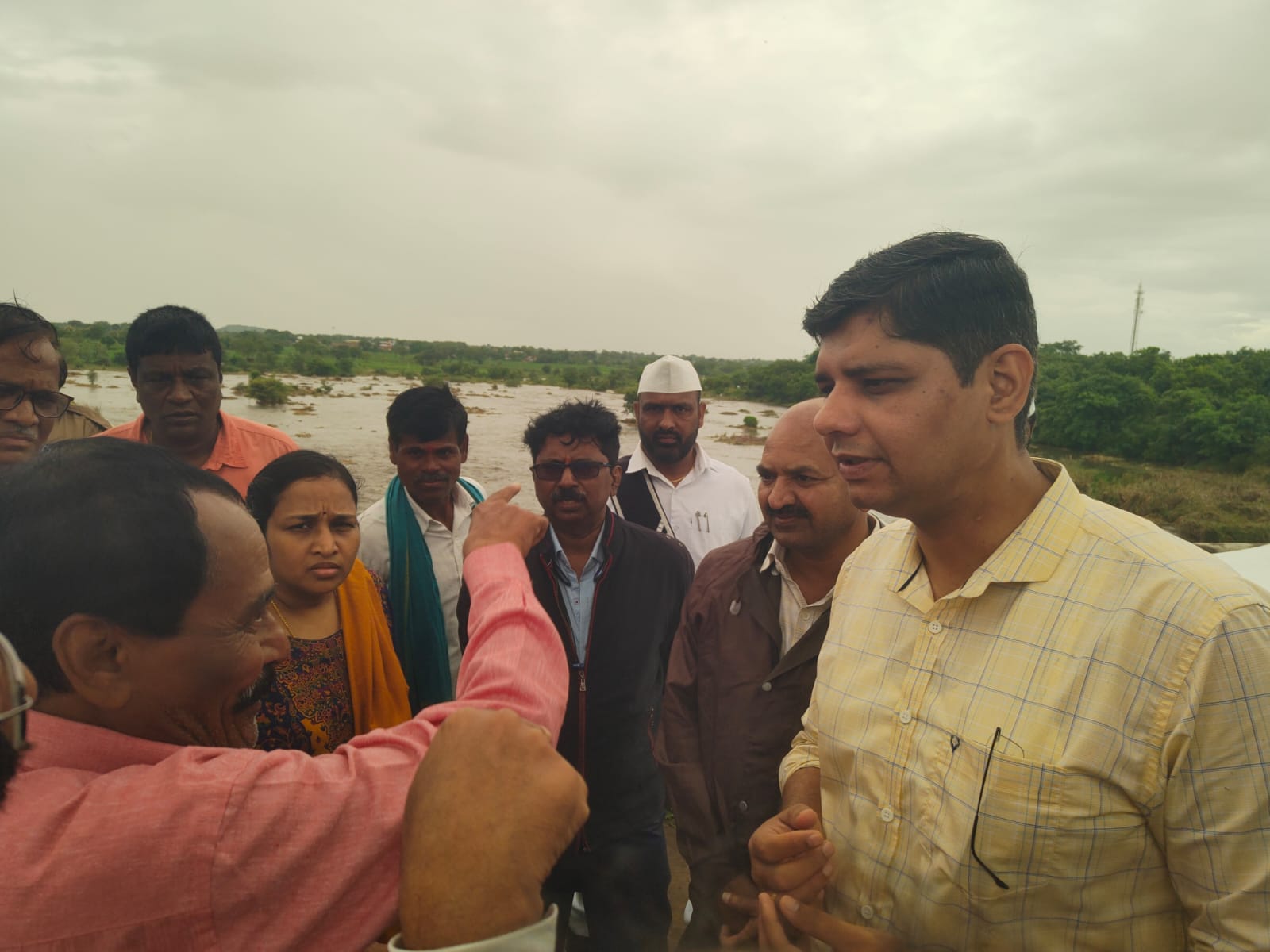 అచ్చంపేట పాఠశాలలకు 4 లక్షలు నిధులు మంజూరు.. జిల్లా కలెక్టర్ ఆశిష్ సాంగ్వాన్