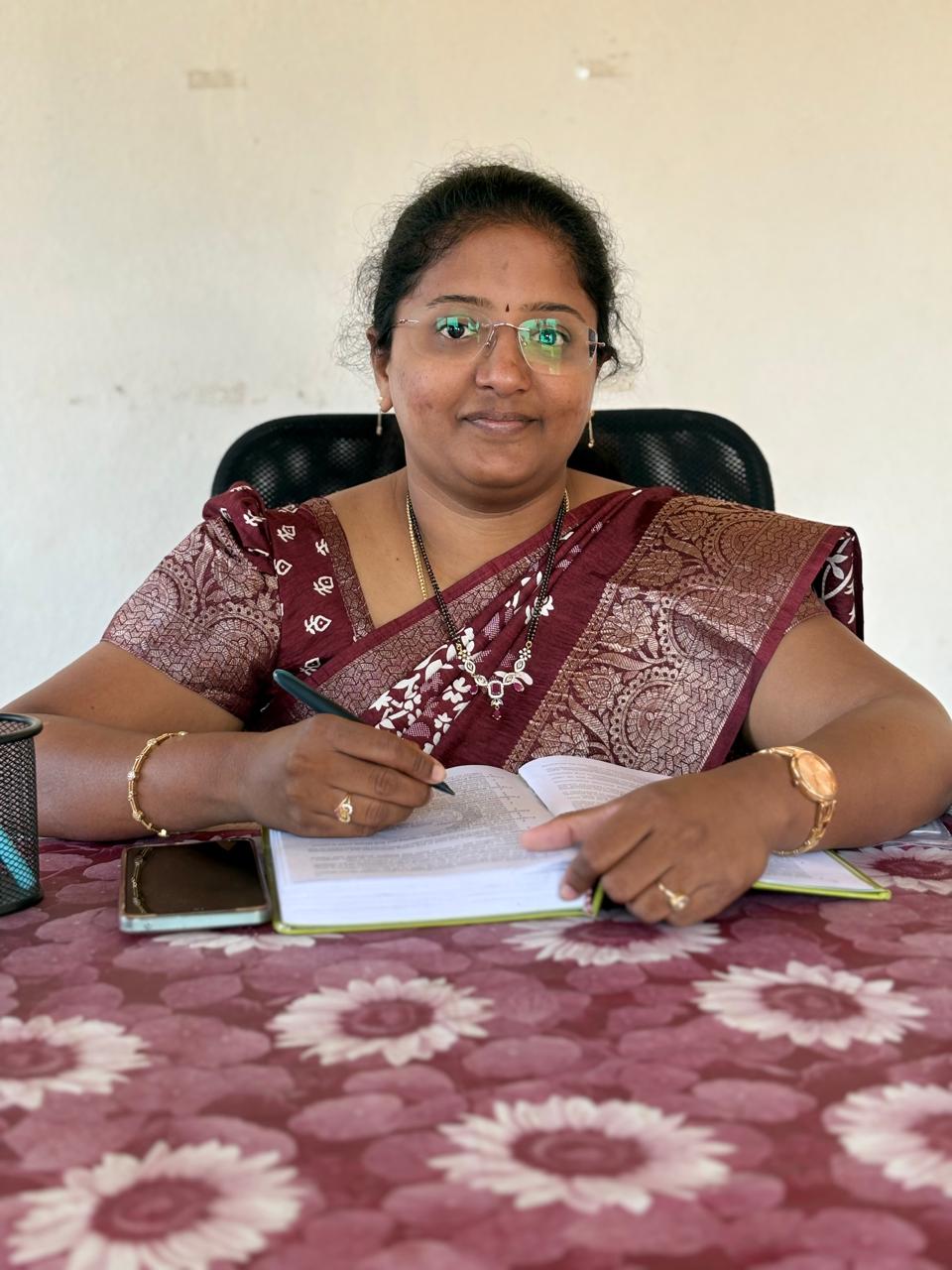 రైతులకు వ్యవసాయ యంత్రాలపై రాయితీ..ఏవో నవ్య