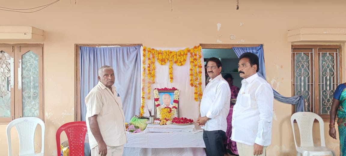 ఇంగ్లే కల్లయ్య దశదినకర్మలో పాల్గొన్న టిడిపి జాతీయ ఉపాధ్యక్షులు బొల్లినేని వెంకట రామారావు..///