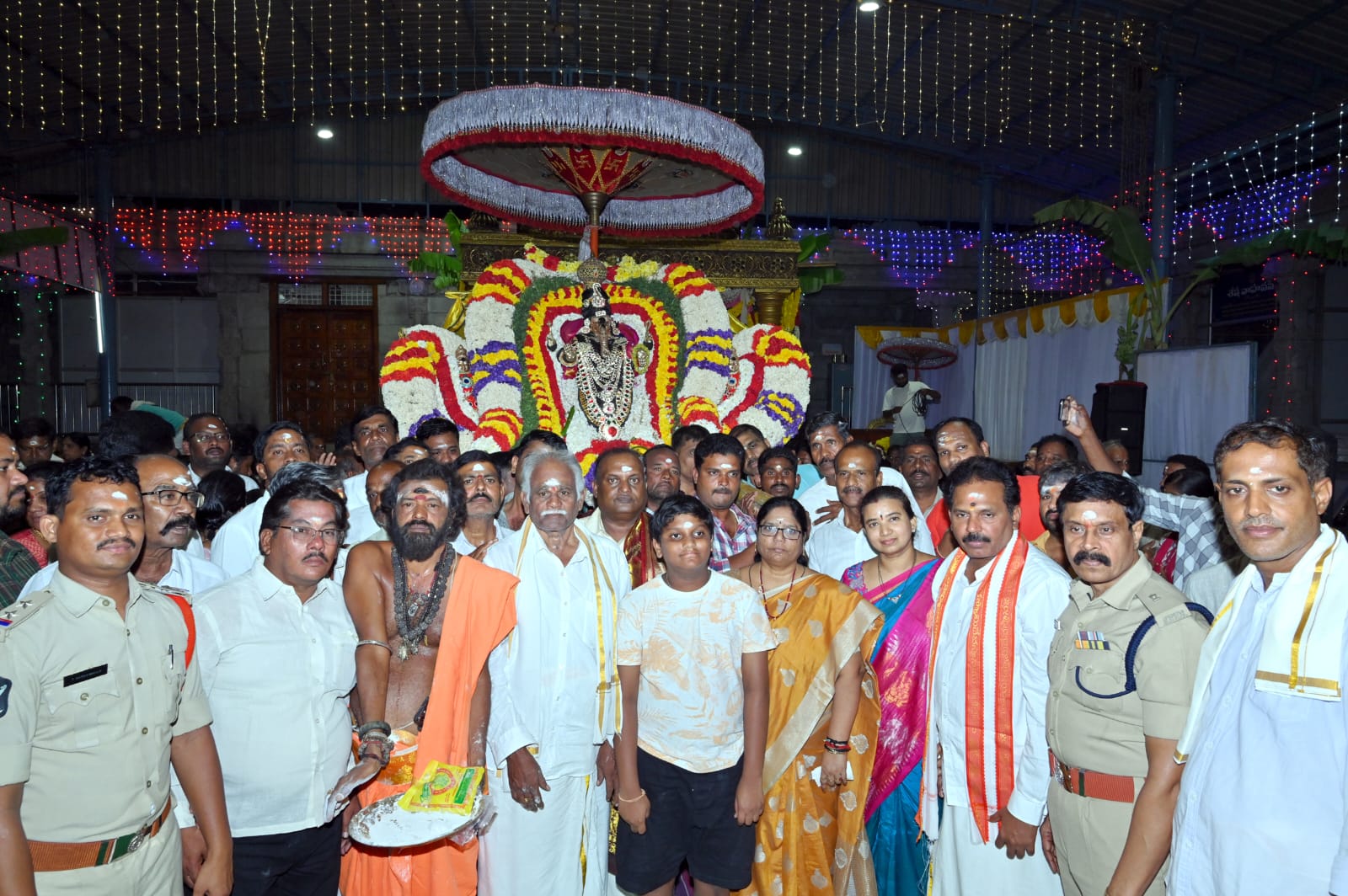 వార్షిక బ్రహ్మోత్సవాల్లో మూడవ రోజు నెమలి వాహనంపై విహరించిన గణనాథుడు