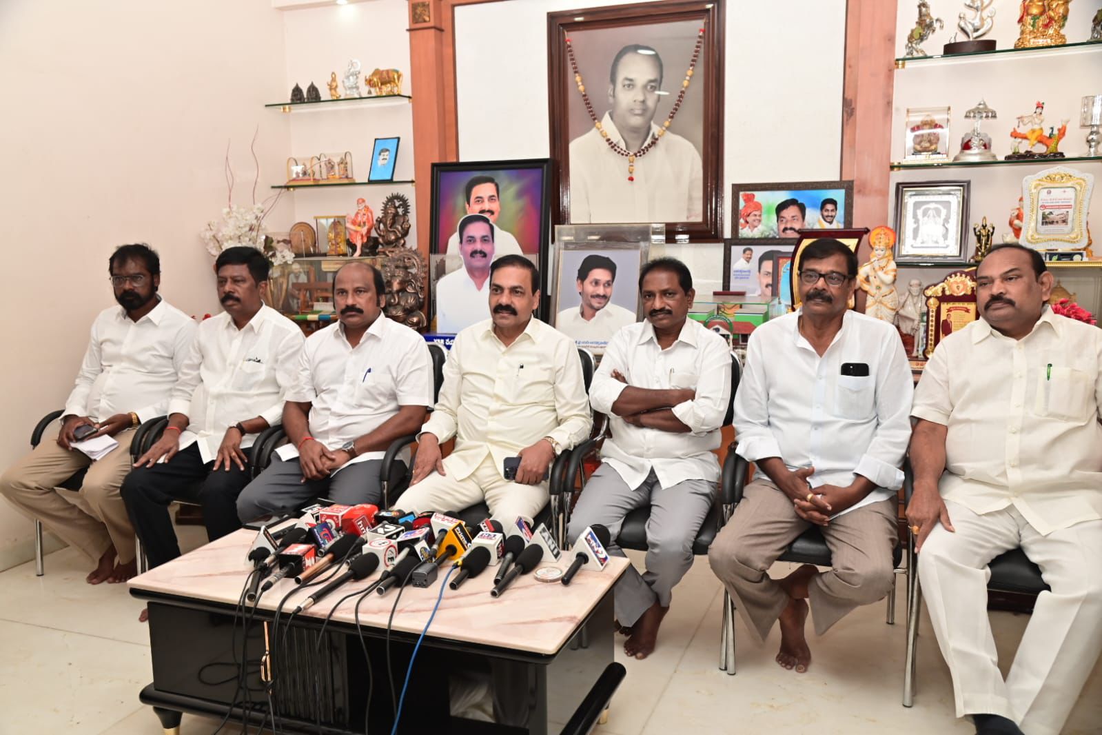 అచ్చంనాయుడుది  నోరేనా ………మాజీ మంత్రి కాకాని గోవర్ధన్ రెడ్డి