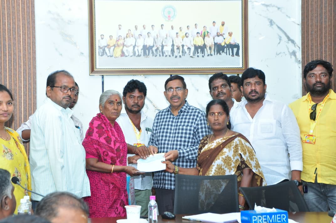 నిరుపేదలకు అండగా సీఎం రిలీఫ్ ఫండ్ రాష్ట్ర పురపాలక, పట్టణాభివృద్ధి శాఖ మంత్రి పొంగూరు నారాయణ