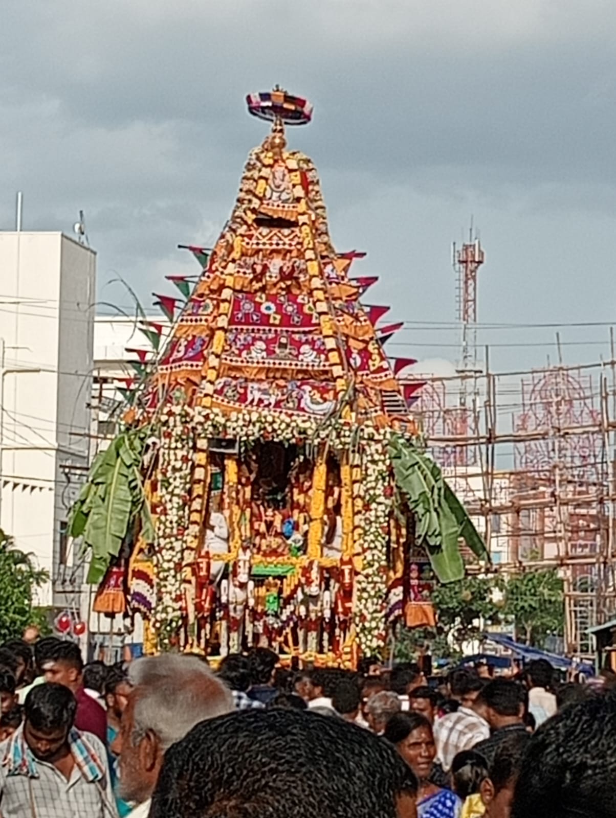 ఘనంగా కాణిపాకం వరసిద్ధి వినాయక స్వామి రథోత్సవం