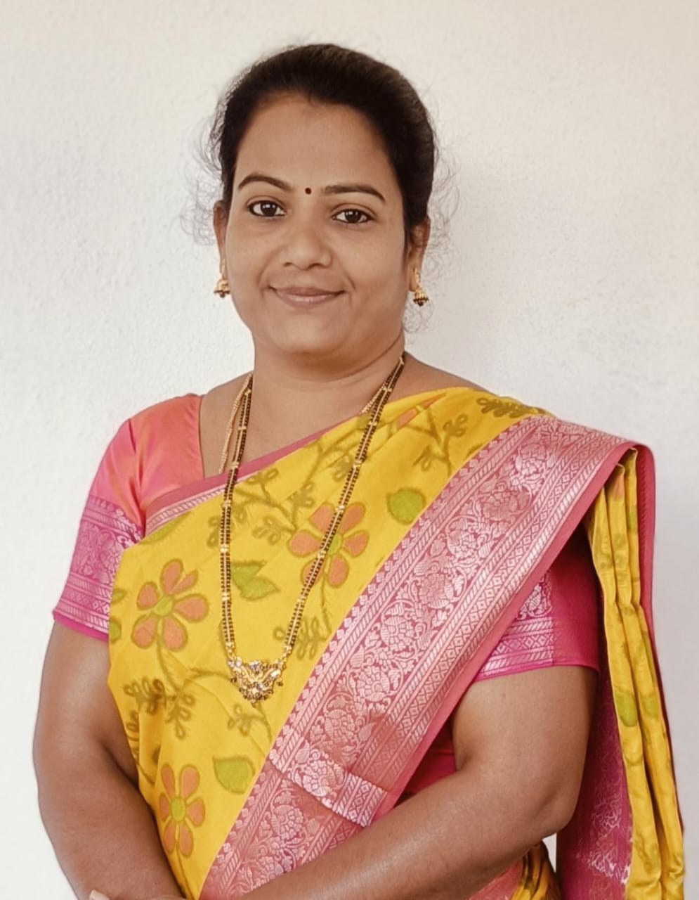జిల్లా ఉత్తమ ఉపాధ్యాయ అవార్డులకు మీనాక్షి, రాధా కుమారి ఎంపిక