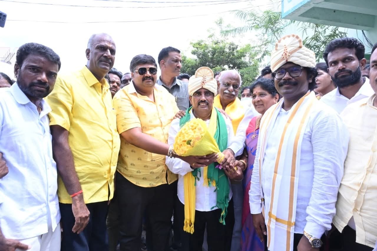 కనివిని ఎరుగని రీతిలో పెనుమూరు వ్యవసాయ సహకార చైర్మన్ ప్రమాణస్వీకారం మహోత్సవం
