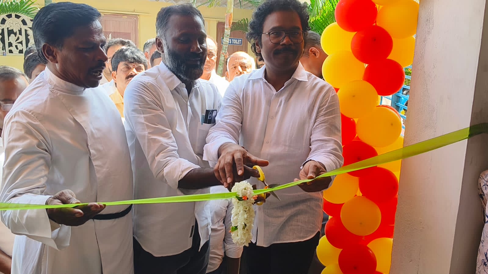 డి ఎస్ నూతన వాటర్ ప్లాంట్ ను ప్రారంభించిన ఎమ్మెల్యే డాక్టర్ థామస్