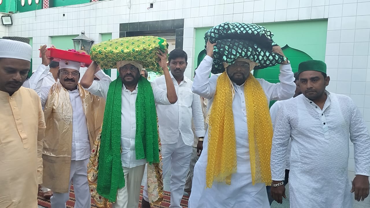 కసుమూరు దర్గాకు ఆధ్యాత్మిక వైభవం……….. సర్వేపల్లి ఎమ్మెల్యే సోమిరెడ్డి చంద్రమోహన్ రెడ్డి
