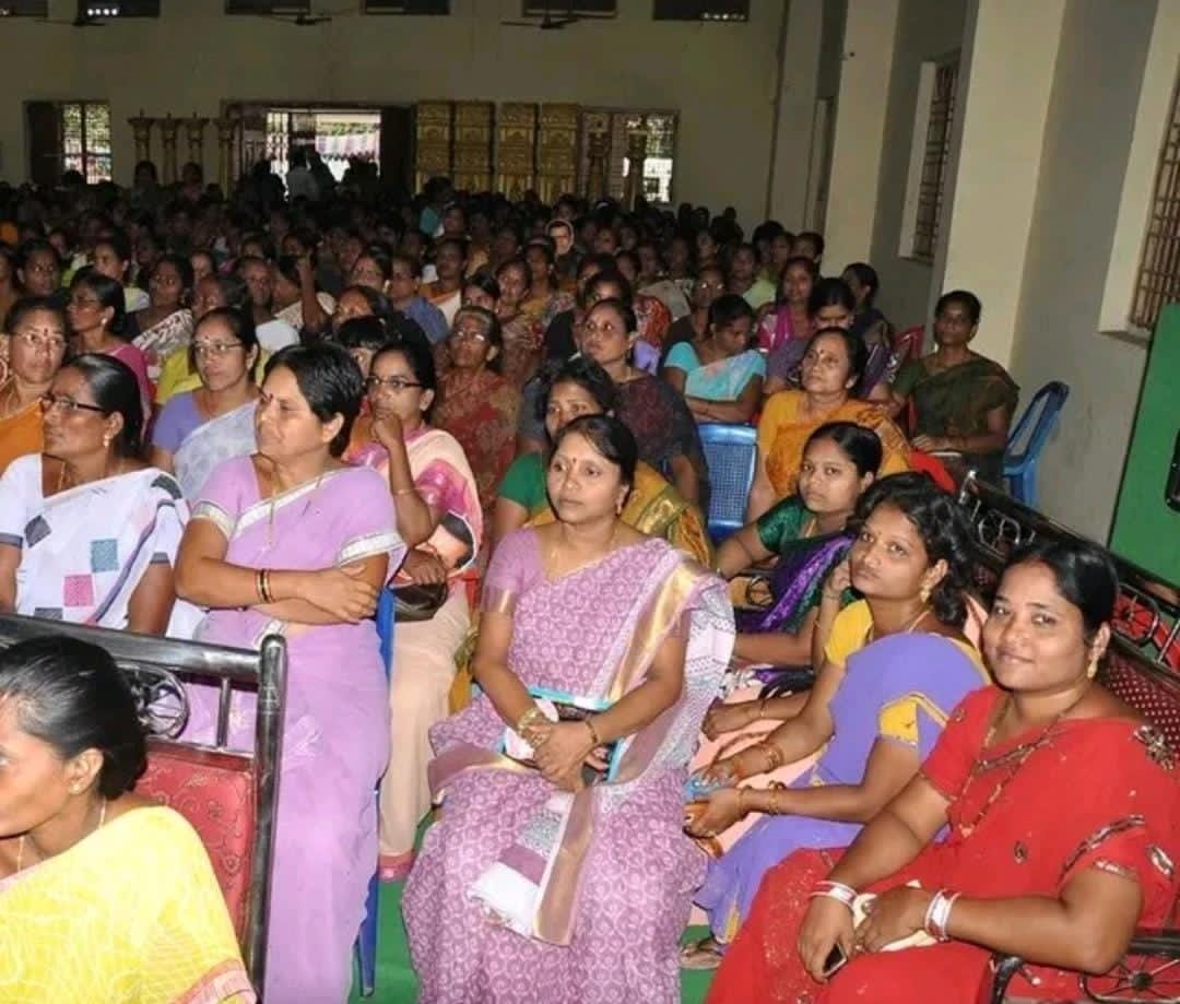 ఏపీలో డ్వాక్రా మహిళలకు ఒక్కొక్కరికి రూ.లక్ష రుణం…///