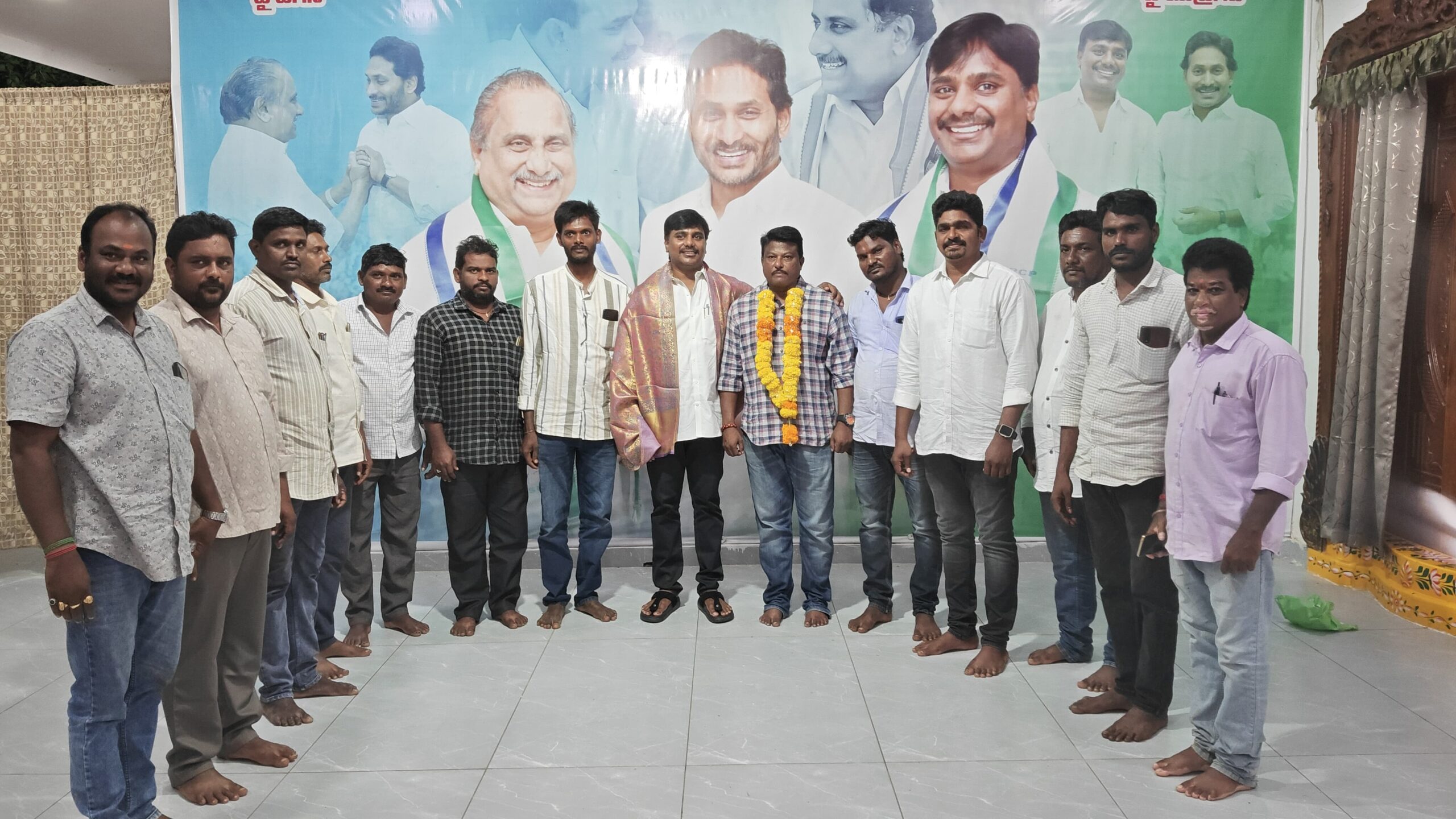 పార్టీ బలోపేతానికి యువత ముందుకు రావాలి…