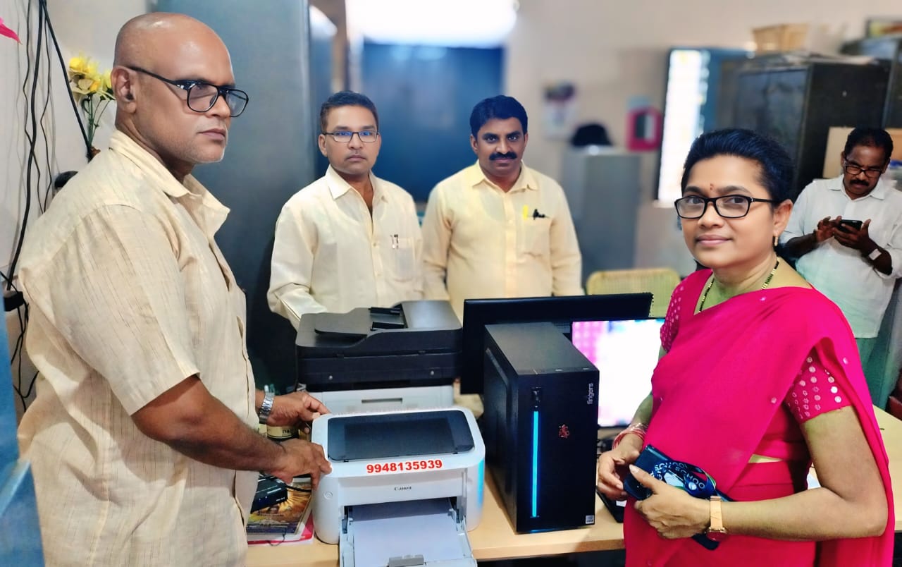 పాఠశాలకు ప్రింటర్ బహూకరించిన పూర్వ విద్యార్థిని…ఎస్.సాయి మనస్విని