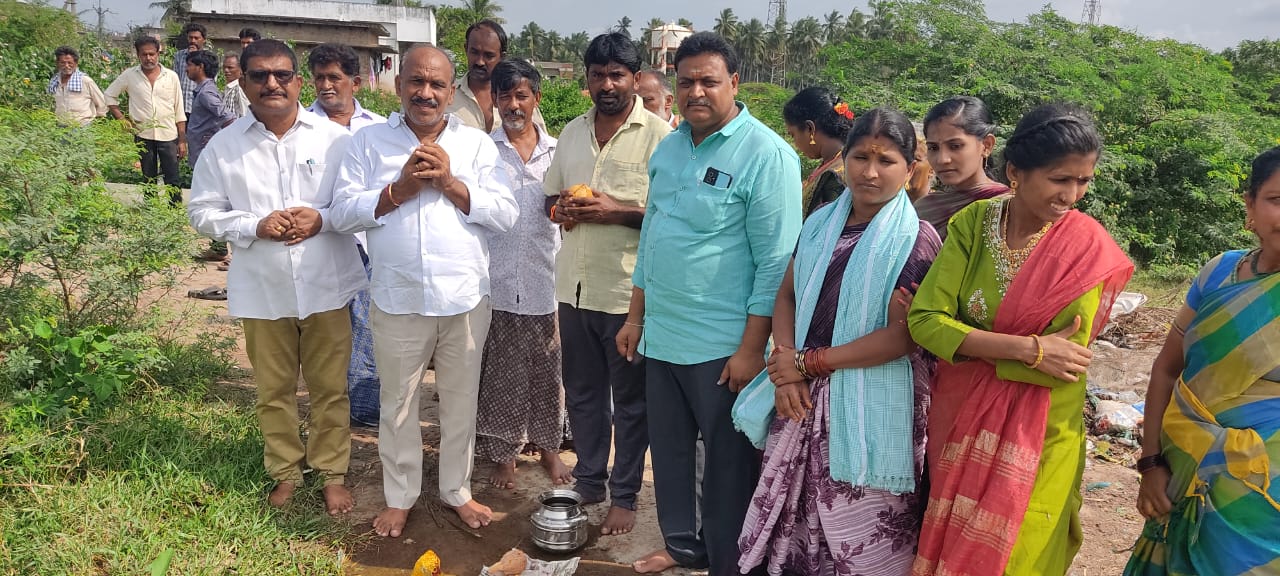 శంఖవరంలో కనకదుర్గ అమ్మవారి ఆలయ నిర్మాణానికి భూమి పూజ..