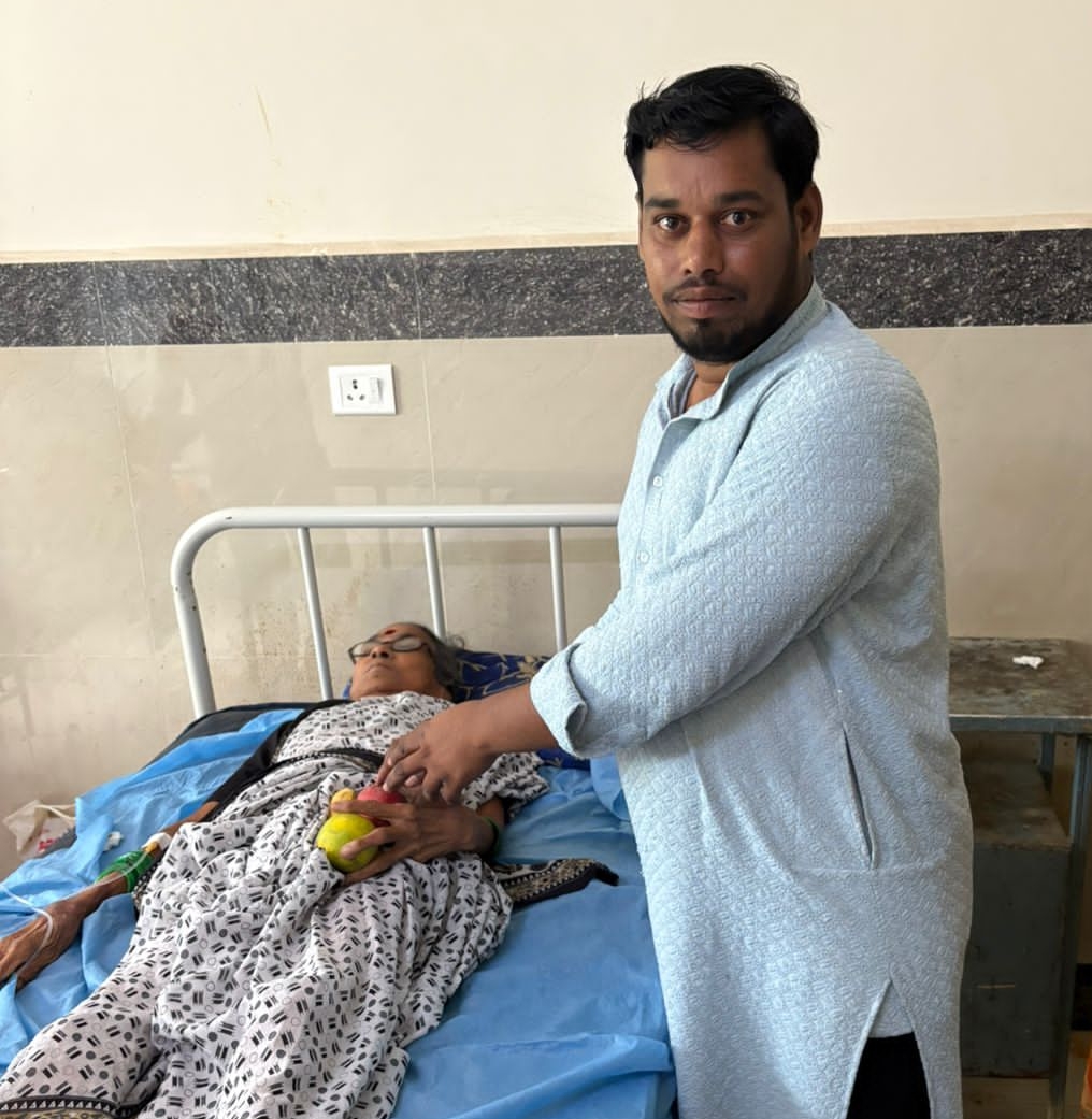 జాసనే ఈద్–ఈ–మీలాద్ ఉన్ నబీ 1500వ జయంతి-జుక్కల్ ప్రభుత్వ ఆసుపత్రిలో పండ్ల పంపిణీ