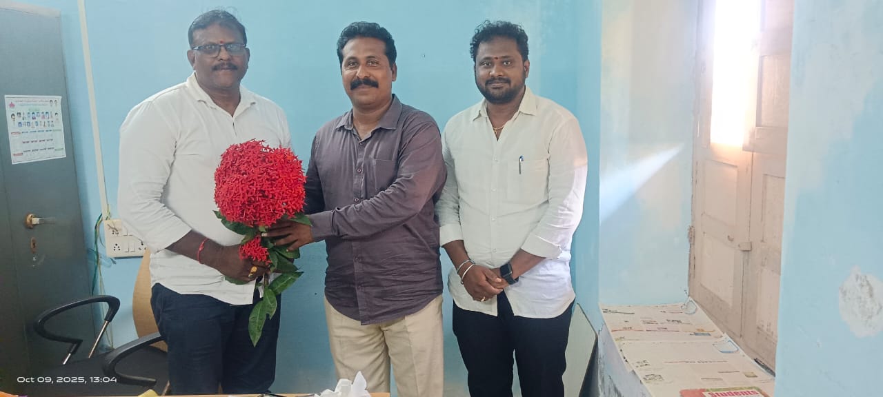 నూతన పంచాయతీ కార్యదర్శి నీ మర్యాదపూర్వకంగా కలిసిన జనసేన నాయకులు