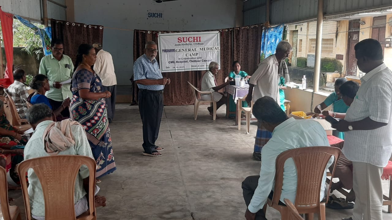 జనరల్ మెడికల్ క్యాంప్ నిర్వహించిన చిత్తూరు సిఎంసి ఆసుపత్రి వైద్యులు