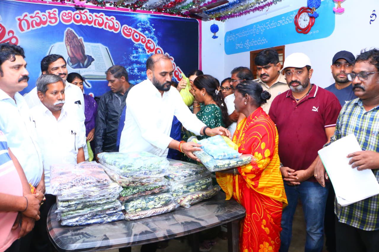 ప్రజలు కోసం ఎప్పుడూ ముందుండే ఎమ్మెల్యే కాకర్ల– మొంథా తుఫాన్ బాధితులకు కాకర్ల సురేష్ సహాయహస్తం..!!!