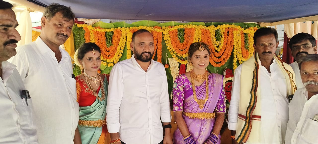 కేతినేని వారి వివాహ వేడుకల్లో పాల్గొన్న ఎమ్మెల్యే కాకర్ల..!