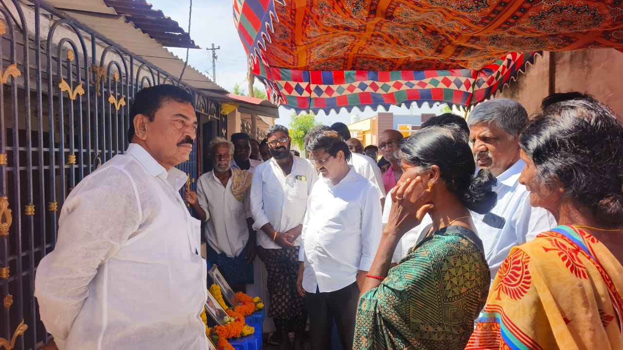 గోళ్ల రమేష్ కుటుంబాన్ని పరామర్శించిన బొల్లినేని, మేకపాటి..!!!